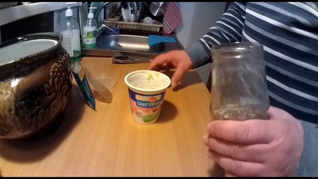 Картошка с куриными бедрышками в сметанном соусе | Духовка не нужна!