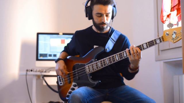 Bassline with Fender Jazz Bass American Deluxe смотреть онлайн