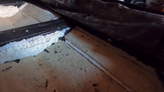 Пытаюсь устранить небольшую течь лодки «Стрелка 330» смотреть онлайн