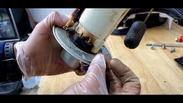 GSXR FUEL PUMP REPLACMENT смотреть онлайн