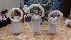 ТАНЕЦ  СНЕЖИНОК. СТАРШАЯ ГРУППА