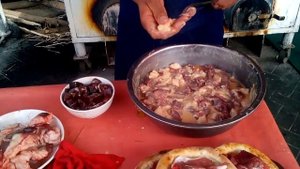 Уйгурская кухня, царство уличной еды на Кашгарском базаре. Северный Китай. Синьцзян-Уйгурский район