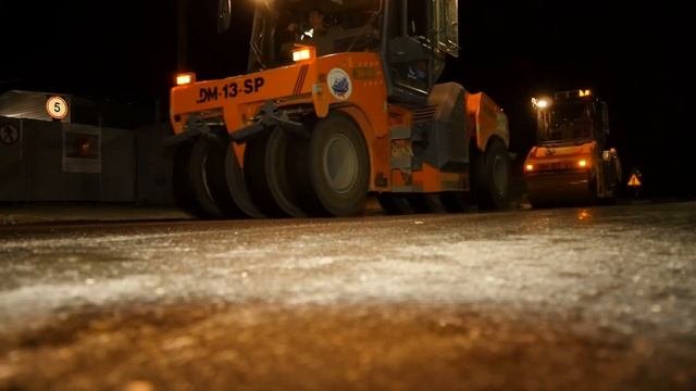 Укладка асфальта на улице Партизанская в Барнауле