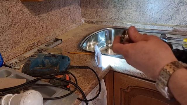 Замена кухонной мойки с каменной на из нержавеющей стали. смотреть онлайн