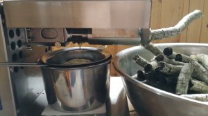 Давим Конопляное масло. Как получают сыродавленное масло из необжаренного сырья?