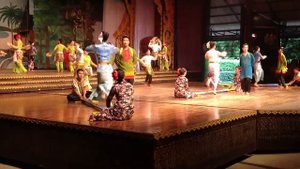 Тайский танец с палками