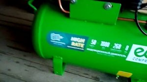 Распаковка — Воздушный компрессор Eco AE-501-4