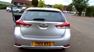 Toyota Auris Silver 19 Plate