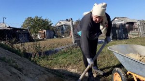 Vlog # Огурцы. язык  проглотить можно ,утепляю сарай.