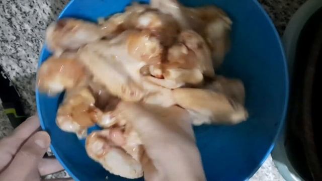 ТЫ ТАКОЕ ЕЩЕ НЕ ПРОБОВАЛ. КУРИНЫЕ КРЫЛЫШКИ С СОЕВЫМ СОУСОМ НА СКОВОРОДЕ #short#food#еда#рецепт смотреть онлайн