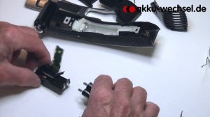 Akku-Wechsel beim Philips Bodygroom Series 7000 TT2040 Haarschneider