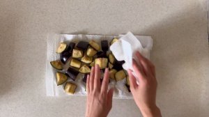 Салат из помидоров и жареных баклажанов ?