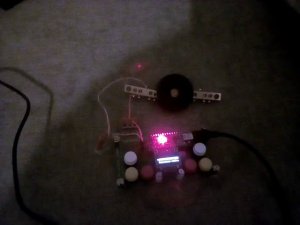 Музыкальная коробка играет гимн СССР-России на пьезопищалку