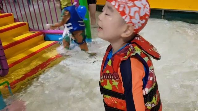 Летний отдых в Корее с детьми. Аквапарк в Корее. 원마운트 г.Ильсан. Ребенок 3года и 3мес. 2020. 07.20. смотреть онлайн