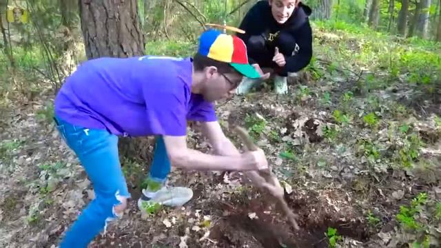ВЛАД А4 ПРОПАЛ ЗЛОЙ МОРОЖЕНЩИК  ЧТО ТО ЗНАЕТ.ВЛАДА А4 ПОХИТИЛИ ! А4 ВЕРНУЛСЯ