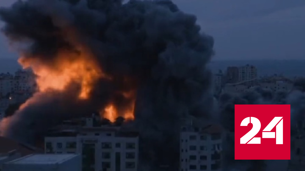 Мощные авиаудары по сектору Газа сняли на видео - Россия 24