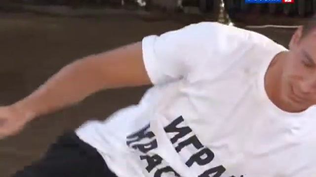 Гимнастика с Юлией Барсуковой, герой Дмитрий Карпов смотреть онлайн