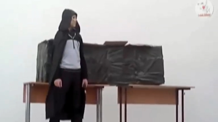 Иллюзионист на школьном утреннике 