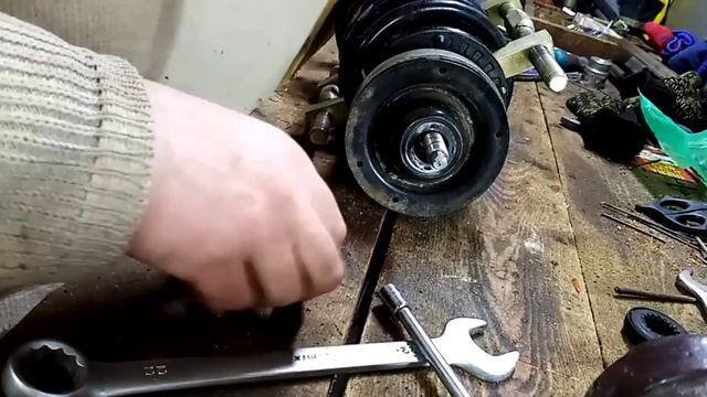 Делаем ревизию передней стойки Шевроле Авео смотреть онлайн