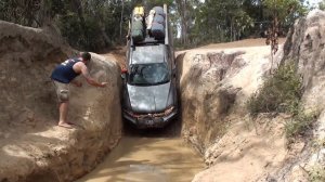 VW Amarok Tackling Gunshot Creek, Ist one down, Sept 2015