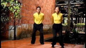 Махи руками