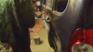 Вытягивание вмятин присоской с обратным молотком.