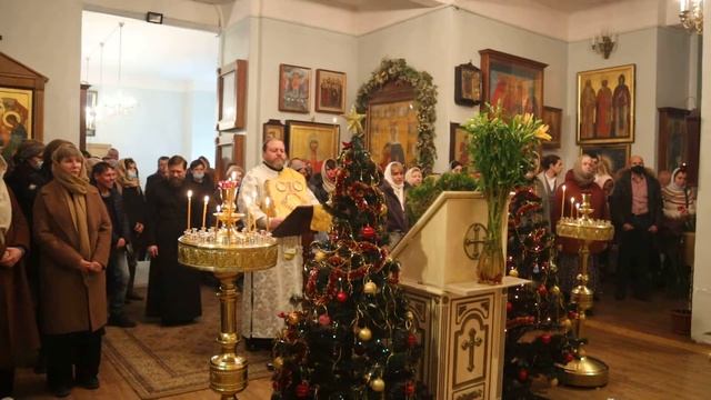 Чтение Апостола и Евангелия. Рождество Христово с 6 на 7 января (среда на четверг) 2021 г. смотреть онлайн