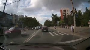 Разбил стекло