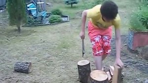 Видеоурок: Как правильно рубить дрова (1000 и 1 способ)