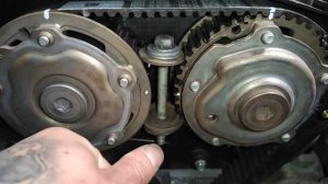 Лайфхак / Фиксация распредвалов без спец инструмента