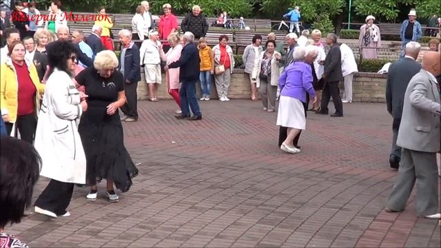 Мы танцуем в парке! СМОТРИМ!!! смотреть онлайн