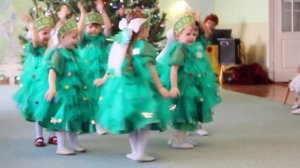 Танец елочек