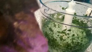 Коктейль из ботвы редиски