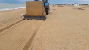 Чистый пляж с помощью Российской техники