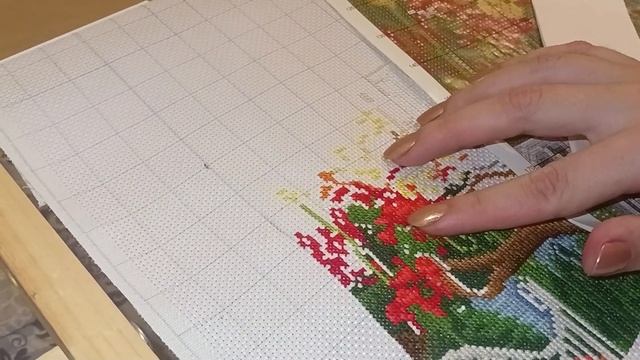 Живой процесс вышивки крестом под музыку