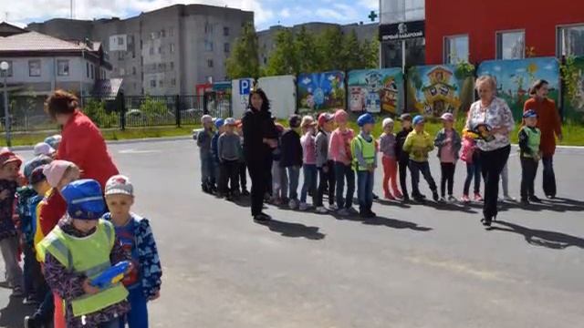 Развлечение по ПДД "Красный, желтый, зелёный". Детский сад №36 "Яблонька" г.Сургута смотреть онлайн