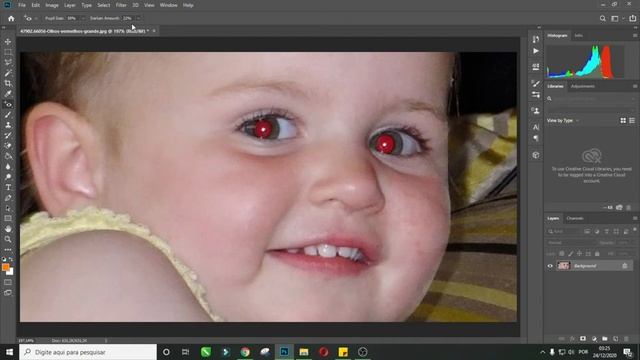 Photoshop para iniciantes | Como remover olhos vermelhos das suas fotos em menos de 2 minutos смотреть онлайн