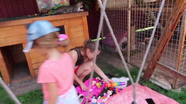 VLOG Устроили пикник во дворе. Крутой костюм Симки смотреть онлайн