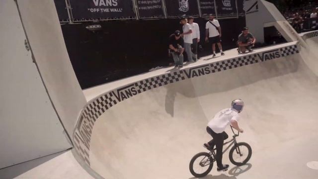 ПРЕВЫСИЛ СКОРОСТЬ В СКЕЙТПАРКЕ | Finals Vans PRO CUP Stuttgart | BMX смотреть онлайн