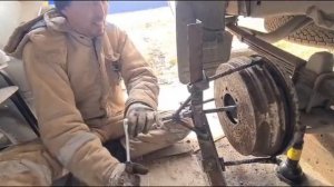 Toyota hailux. Тормыз барабанын қалай ашу керек.  Как открыт тормозной барабан, Toyota hailux.