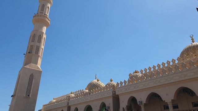 Мечеть и богатый посёлок в Хургаде смотреть онлайн