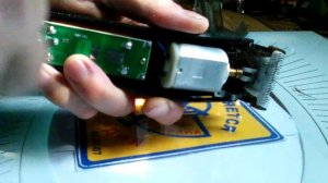 Устройство машинки для стрижки волос на аккумуляторах.