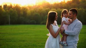 СЕМЕЙНЫЕ ЖЕМЧУЖИНЫ ПОЭЗИИ ЧИТАЕТ АВТОР - ИННА КУЧЕРОВА.