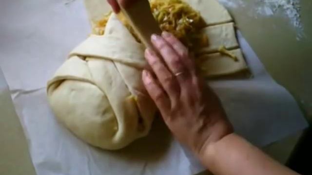 Рецепт - Пирог с капустой , яйцами и лучком смотреть онлайн