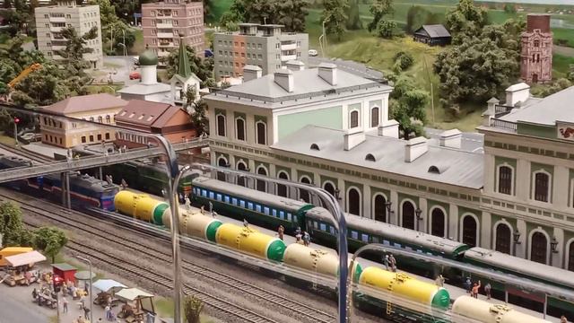 Царь-макет Москва 3.10.23. Грузовой поезд. смотреть онлайн