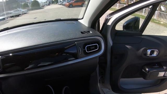 Citroën C3 Shine 1.2 PureTech 110 EAT6 Soft Sand смотреть онлайн