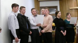 Кружится и падает лист кленовый ( День за днём за каждым поворотом)