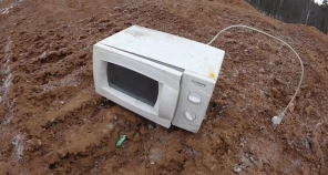 Взрываем Бытовую Технику на Свалке - Взрыв Петард Корсар-8