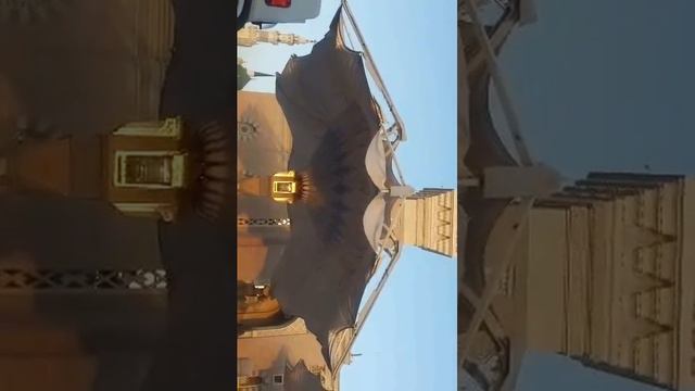 Как открываются зонты в мечети Медине смотреть онлайн
