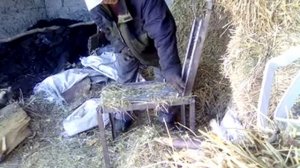 Ручная трава резка своими руками полезный для здоровая не пыл